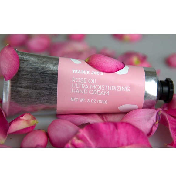 ❤️ Trader Joe’s Rose Oil Moisturizing Hand Cream New in Box - Picture 3 of 4